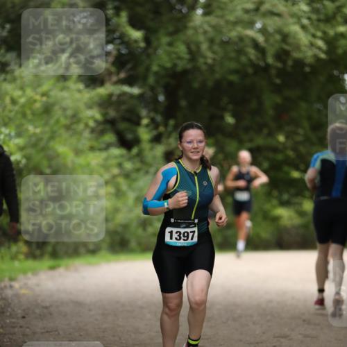 30.08.2026 - Elbe Triathlon Hamburg Antke Förster http://msf.ph/oto/10105310 30.08.2026 12:02:56 Laufen 1397 meine-sportfotos.de