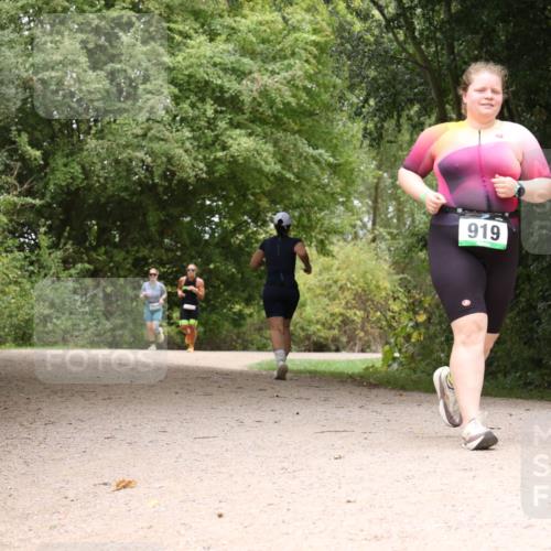 30.08.2026 - Elbe Triathlon Hamburg Antke Förster http://msf.ph/oto/10105311 30.08.2026 12:06:27 Laufen 919 meine-sportfotos.de