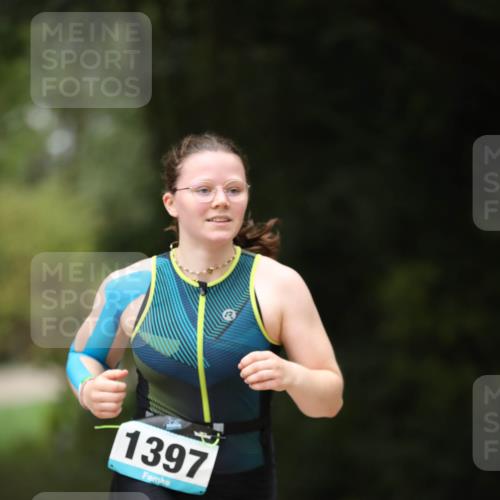 30.08.2026 - Elbe Triathlon Hamburg Antke Förster http://msf.ph/oto/10105318 30.08.2026 12:02:58 Laufen 1397 meine-sportfotos.de