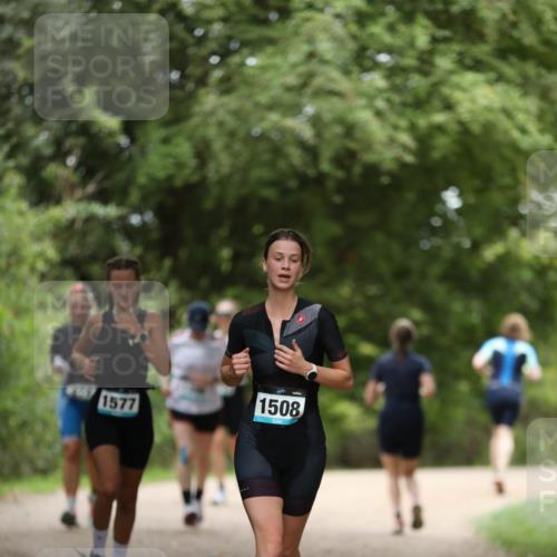 30.08.2026 - Elbe Triathlon Hamburg Antke Förster http://msf.ph/oto/10105322 30.08.2026 12:03:03 Laufen 1508, 1577 meine-sportfotos.de