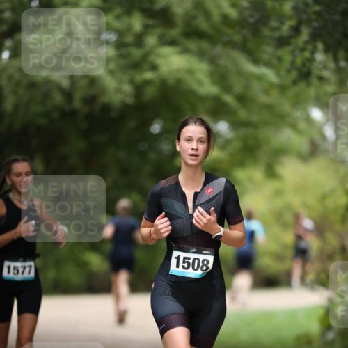 30.08.2026 - Elbe Triathlon Hamburg Antke Förster http://msf.ph/oto/10105326 30.08.2026 12:03:04 Laufen 1577, 1508, 17781 meine-sportfotos.de