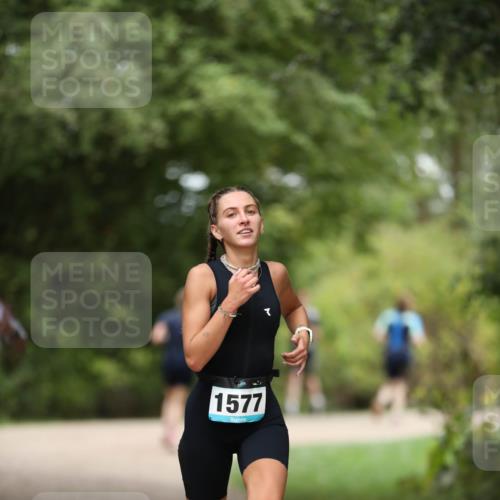30.08.2026 - Elbe Triathlon Hamburg Antke Förster http://msf.ph/oto/10105330 30.08.2026 12:03:05 Laufen 1577, 02 meine-sportfotos.de