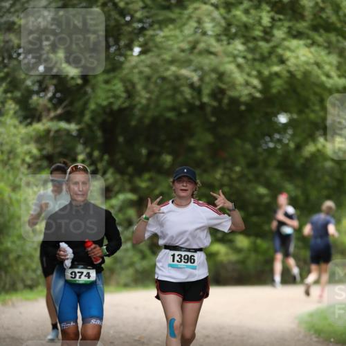 30.08.2026 - Elbe Triathlon Hamburg Antke Förster http://msf.ph/oto/10105334 30.08.2026 12:03:07 Laufen 974, 1396 meine-sportfotos.de