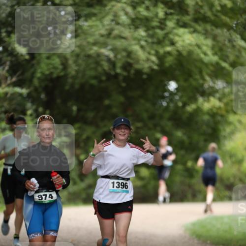30.08.2026 - Elbe Triathlon Hamburg Antke Förster http://msf.ph/oto/10105336 30.08.2026 12:03:07 Laufen 974, 1396 meine-sportfotos.de
