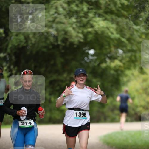 30.08.2026 - Elbe Triathlon Hamburg Antke Förster http://msf.ph/oto/10105338 30.08.2026 12:03:08 Laufen 974, 1396 meine-sportfotos.de