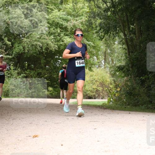 30.08.2026 - Elbe Triathlon Hamburg Antke Förster http://msf.ph/oto/10105339 30.08.2026 12:06:48 Laufen 1561, 1640 meine-sportfotos.de