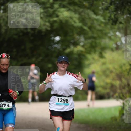 30.08.2026 - Elbe Triathlon Hamburg Antke Förster http://msf.ph/oto/10105340 30.08.2026 12:03:08 Laufen 974, 1396 meine-sportfotos.de