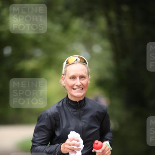 30.08.2026 - Elbe Triathlon Hamburg Antke Förster http://msf.ph/oto/10105348 30.08.2026 12:03:11 Laufen 974 meine-sportfotos.de