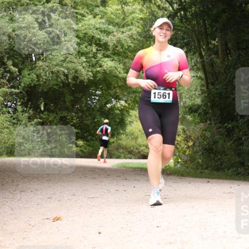 30.08.2026 - Elbe Triathlon Hamburg Antke Förster http://msf.ph/oto/10105353 30.08.2026 12:06:54 Laufen 1561 meine-sportfotos.de