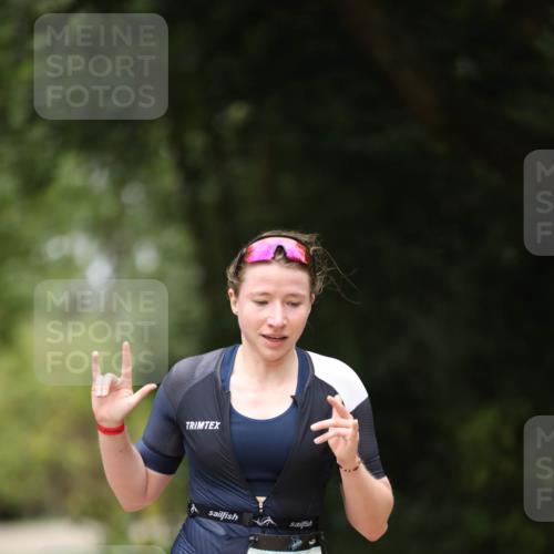 30.08.2026 - Elbe Triathlon Hamburg Antke Förster http://msf.ph/oto/10105368 30.08.2026 12:03:22 Laufen 1415 meine-sportfotos.de
