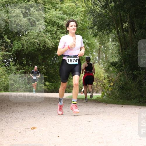 30.08.2026 - Elbe Triathlon Hamburg Antke Förster http://msf.ph/oto/10105373 30.08.2026 12:07:15 Laufen 1574 meine-sportfotos.de