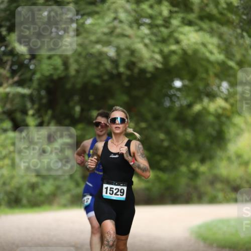 30.08.2026 - Elbe Triathlon Hamburg Antke Förster http://msf.ph/oto/10105374 30.08.2026 12:03:25 Laufen 1529 meine-sportfotos.de