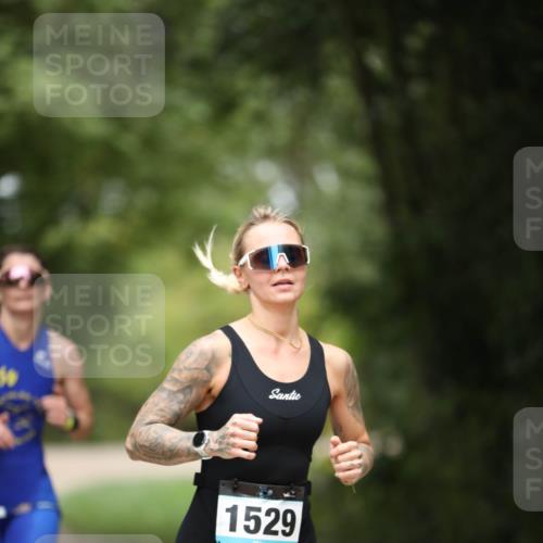 30.08.2026 - Elbe Triathlon Hamburg Antke Förster http://msf.ph/oto/10105380 30.08.2026 12:03:26 Laufen 1529 meine-sportfotos.de