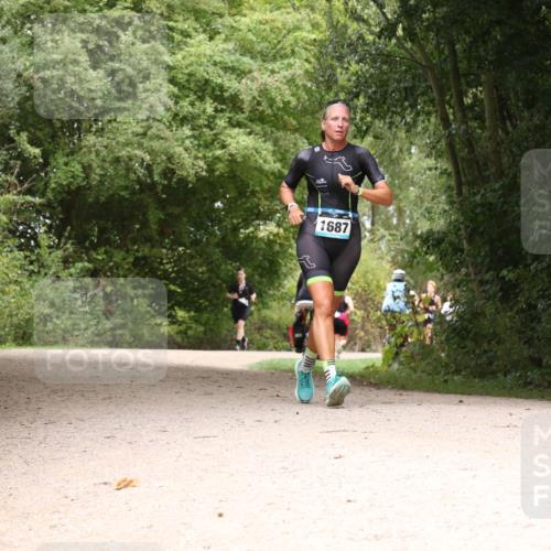 30.08.2026 - Elbe Triathlon Hamburg Antke Förster http://msf.ph/oto/10105383 30.08.2026 12:07:24 Laufen 1687 meine-sportfotos.de