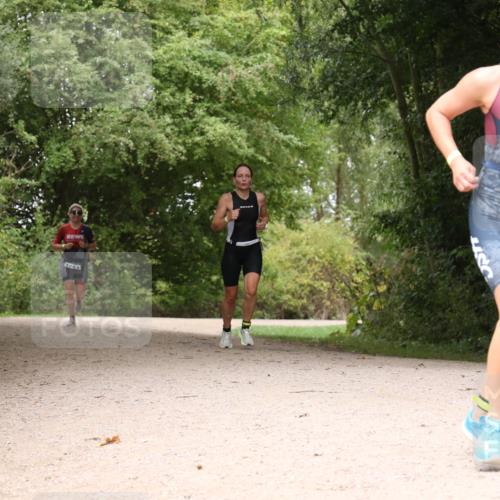 30.08.2026 - Elbe Triathlon Hamburg Antke Förster http://msf.ph/oto/10105391 30.08.2026 12:09:00 Laufen 1689, 1534 meine-sportfotos.de