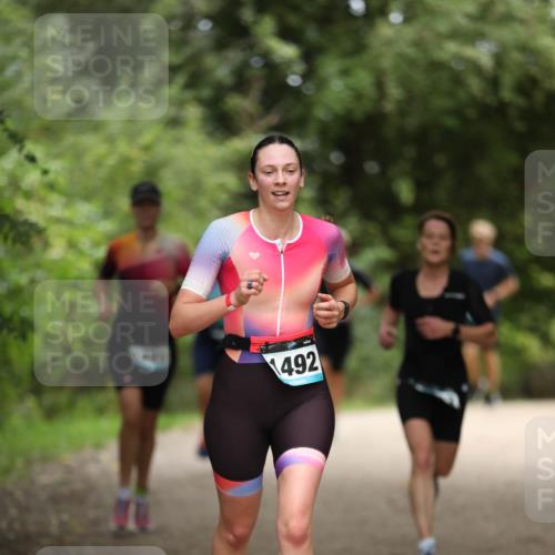 30.08.2026 - Elbe Triathlon Hamburg Antke Förster http://msf.ph/oto/10105392 30.08.2026 12:03:58 Laufen 1492 meine-sportfotos.de