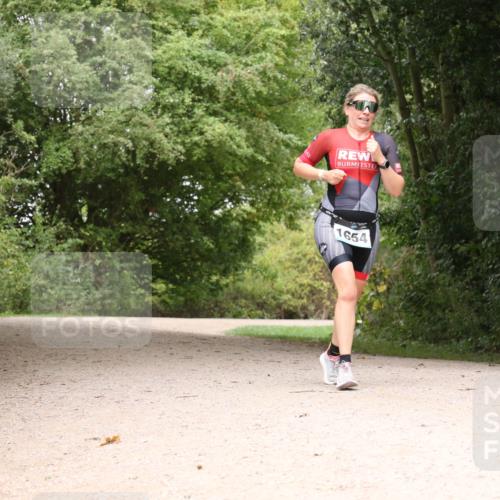 30.08.2026 - Elbe Triathlon Hamburg Antke Förster http://msf.ph/oto/10105397 30.08.2026 12:09:05 Laufen 1654 meine-sportfotos.de