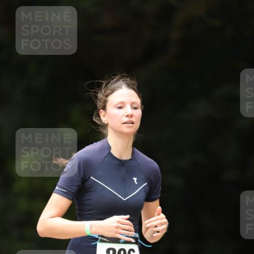 30.08.2026 - Elbe Triathlon Hamburg Antke Förster http://msf.ph/oto/10105438 30.08.2026 12:04:25 Laufen 968 meine-sportfotos.de