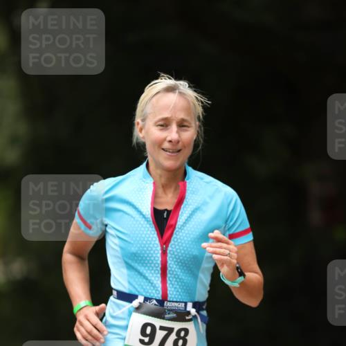 30.08.2026 - Elbe Triathlon Hamburg Antke Förster http://msf.ph/oto/10105444 30.08.2026 12:04:28 Laufen 978 meine-sportfotos.de
