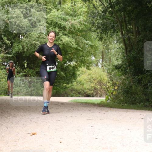 30.08.2026 - Elbe Triathlon Hamburg Antke Förster http://msf.ph/oto/10105453 30.08.2026 12:10:53 Laufen 946 meine-sportfotos.de