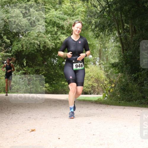 30.08.2026 - Elbe Triathlon Hamburg Antke Förster http://msf.ph/oto/10105455 30.08.2026 12:10:54 Laufen 946 meine-sportfotos.de