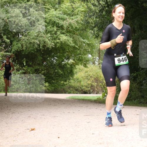 30.08.2026 - Elbe Triathlon Hamburg Antke Förster http://msf.ph/oto/10105457 30.08.2026 12:10:55 Laufen 946 meine-sportfotos.de