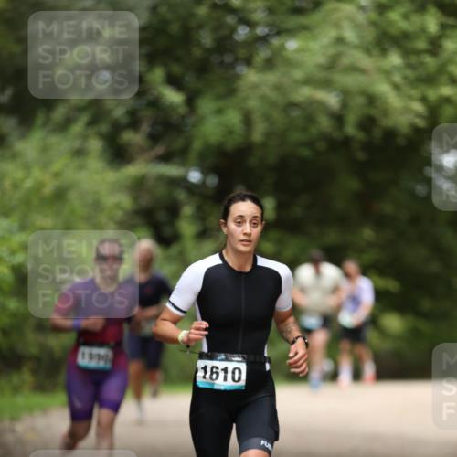 30.08.2026 - Elbe Triathlon Hamburg Antke Förster http://msf.ph/oto/10105466 30.08.2026 12:04:50 Laufen 1999, 1610 meine-sportfotos.de