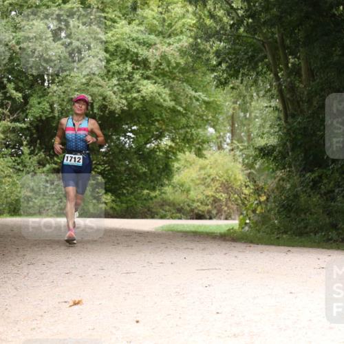 30.08.2026 - Elbe Triathlon Hamburg Antke Förster http://msf.ph/oto/10105477 30.08.2026 12:11:22 Laufen 1712 meine-sportfotos.de