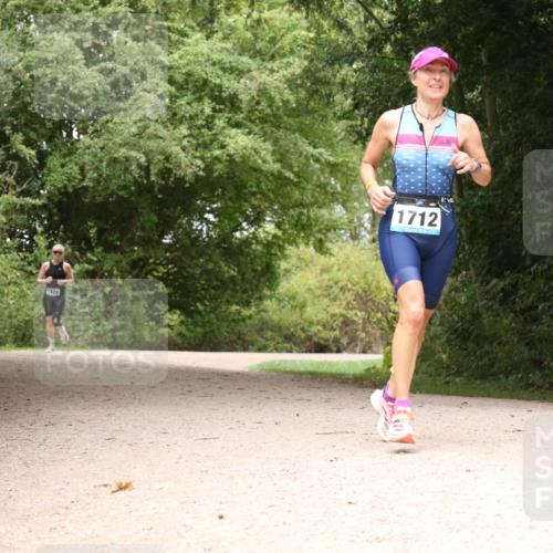 30.08.2026 - Elbe Triathlon Hamburg Antke Förster http://msf.ph/oto/10105483 30.08.2026 12:11:23 Laufen 1429, 1712 meine-sportfotos.de