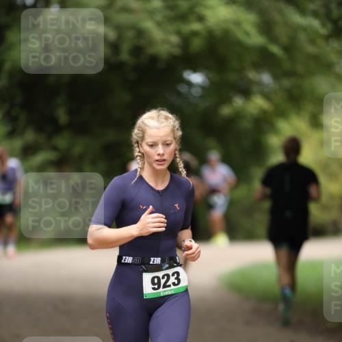 30.08.2026 - Elbe Triathlon Hamburg Antke Förster http://msf.ph/oto/10105486 30.08.2026 12:04:56 Laufen 3, 3, 923 meine-sportfotos.de