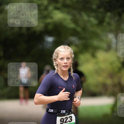 30.08.2026 - Elbe Triathlon Hamburg Antke Förster http://msf.ph/oto/10105488 30.08.2026 12:04:57 Laufen 3, 3, 923 meine-sportfotos.de