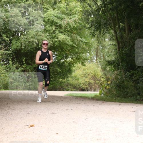 30.08.2026 - Elbe Triathlon Hamburg Antke Förster http://msf.ph/oto/10105493 30.08.2026 12:11:31 Laufen 1429 meine-sportfotos.de