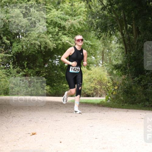 30.08.2026 - Elbe Triathlon Hamburg Antke Förster http://msf.ph/oto/10105495 30.08.2026 12:11:32 Laufen 1429 meine-sportfotos.de