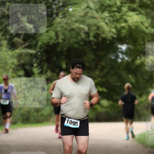 30.08.2026 - Elbe Triathlon Hamburg Antke Förster http://msf.ph/oto/10105496 30.08.2026 12:05:01 Laufen 1095 meine-sportfotos.de