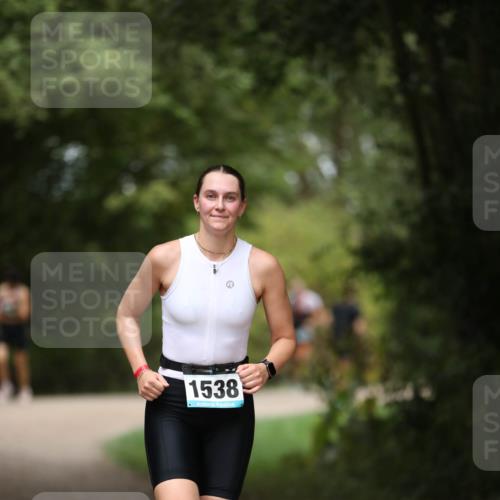 30.08.2026 - Elbe Triathlon Hamburg Antke Förster http://msf.ph/oto/10105510 30.08.2026 12:05:07 Laufen 1538 meine-sportfotos.de