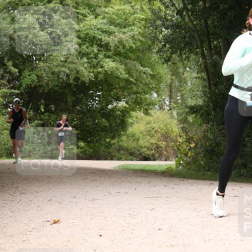 30.08.2026 - Elbe Triathlon Hamburg Antke Förster http://msf.ph/oto/10105515 30.08.2026 12:12:00 Laufen 1502 meine-sportfotos.de