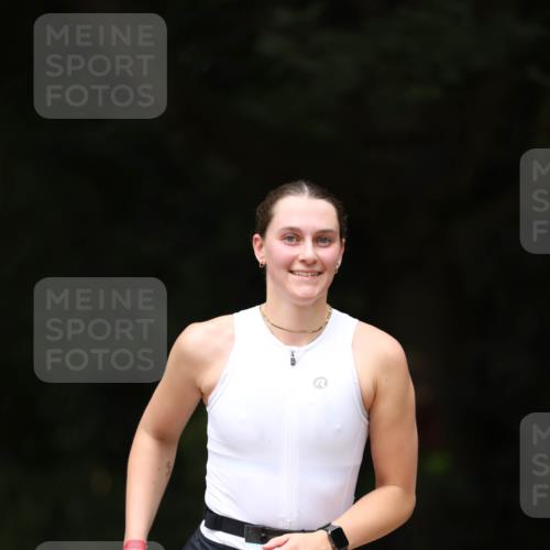 30.08.2026 - Elbe Triathlon Hamburg Antke Förster http://msf.ph/oto/10105518 30.08.2026 12:05:09 Laufen 128 meine-sportfotos.de