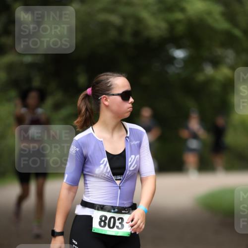 30.08.2026 - Elbe Triathlon Hamburg Antke Förster http://msf.ph/oto/10105536 30.08.2026 12:05:16 Laufen 803 meine-sportfotos.de