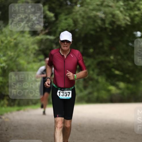 30.08.2026 - Elbe Triathlon Hamburg Antke Förster http://msf.ph/oto/10105548 30.08.2026 12:05:47 Laufen 1357 meine-sportfotos.de