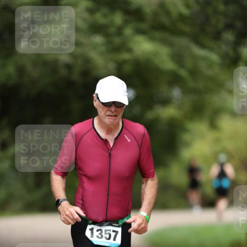 30.08.2026 - Elbe Triathlon Hamburg Antke Förster http://msf.ph/oto/10105552 30.08.2026 12:05:48 Laufen 1357 meine-sportfotos.de
