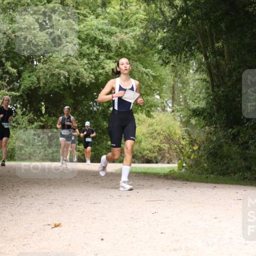 30.08.2026 - Elbe Triathlon Hamburg Antke Förster http://msf.ph/oto/10105557 30.08.2026 12:12:30 Laufen 1629 meine-sportfotos.de