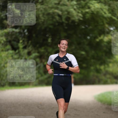 30.08.2026 - Elbe Triathlon Hamburg Antke Förster http://msf.ph/oto/10105558 30.08.2026 12:05:52 Laufen  meine-sportfotos.de