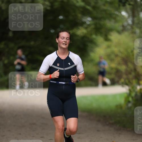 30.08.2026 - Elbe Triathlon Hamburg Antke Förster http://msf.ph/oto/10105560 30.08.2026 12:05:53 Laufen  meine-sportfotos.de