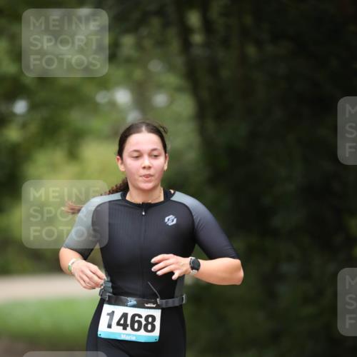 30.08.2026 - Elbe Triathlon Hamburg Antke Förster http://msf.ph/oto/10105574 30.08.2026 12:06:06 Laufen 1468 meine-sportfotos.de
