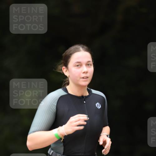 30.08.2026 - Elbe Triathlon Hamburg Antke Förster http://msf.ph/oto/10105578 30.08.2026 12:06:07 Laufen 1468, 5235 meine-sportfotos.de
