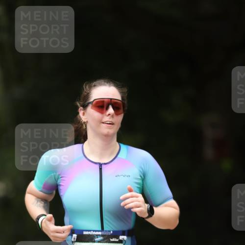 30.08.2026 - Elbe Triathlon Hamburg Antke Förster http://msf.ph/oto/10105592 30.08.2026 12:06:12 Laufen 915 meine-sportfotos.de