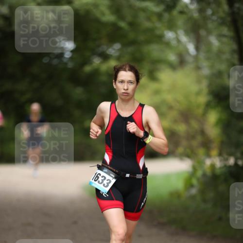 30.08.2026 - Elbe Triathlon Hamburg Antke Förster http://msf.ph/oto/10105596 30.08.2026 12:06:14 Laufen 1633 meine-sportfotos.de