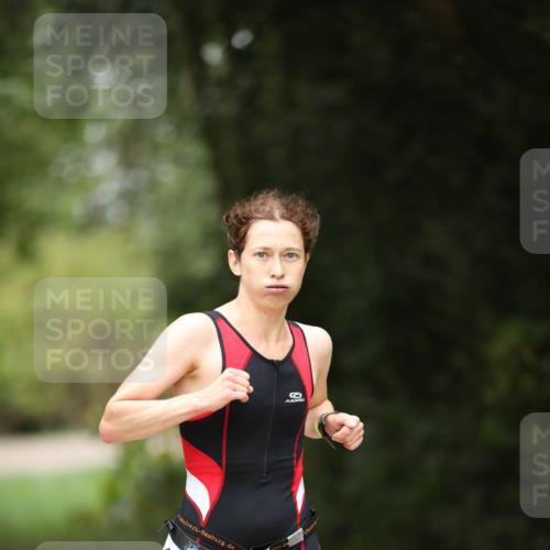 30.08.2026 - Elbe Triathlon Hamburg Antke Förster http://msf.ph/oto/10105600 30.08.2026 12:06:15 Laufen 1633 meine-sportfotos.de