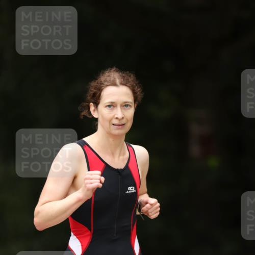 30.08.2026 - Elbe Triathlon Hamburg Antke Förster http://msf.ph/oto/10105602 30.08.2026 12:06:16 Laufen 633 meine-sportfotos.de