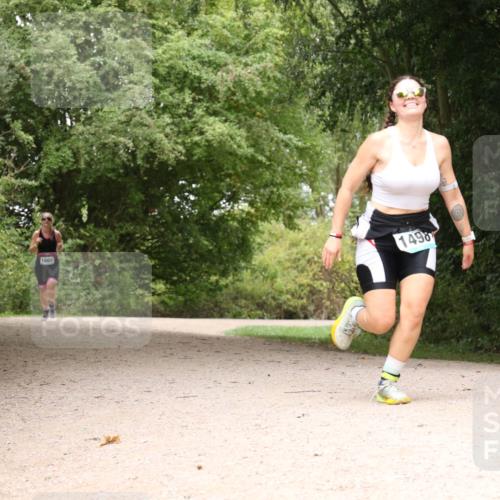 30.08.2026 - Elbe Triathlon Hamburg Antke Förster http://msf.ph/oto/10105603 30.08.2026 12:12:55 Laufen 1665, 1498 meine-sportfotos.de